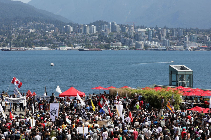talks resume between striking dock workers and employers in pacific canada