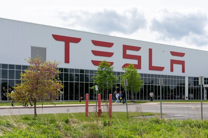 Tesla To Raise Pay For Hourly Nevada Gigafactory Workers; See Details
