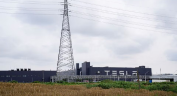 Tesla starts to lay off workers at China factory