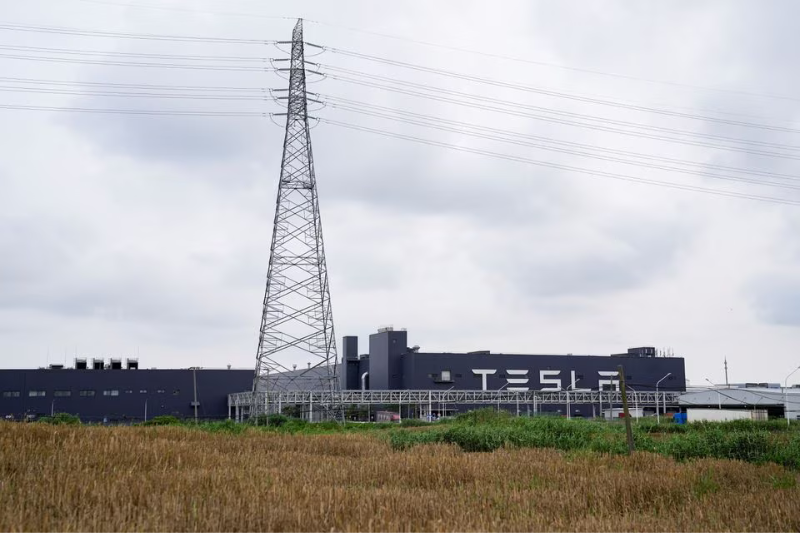 Tesla starts to lay off workers at China factory