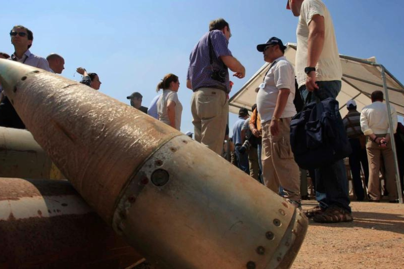 the dangers of transferring cluster munitions to ukraine a reckless move