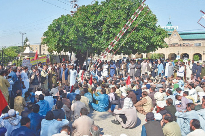 the unseen struggles of pakistan’s railway workers