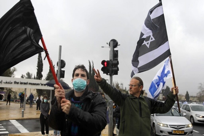 tired of ill treatment, fm employees raise black flag on protest