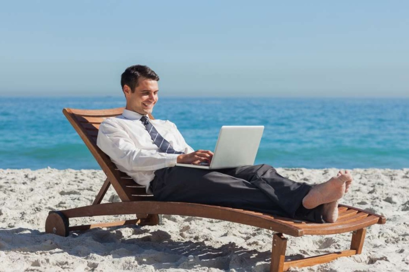 top 5 tips for a perfect workcation; enjoy your vacation with work