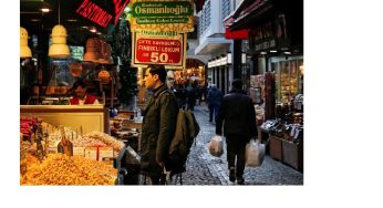 Turkey Raises Monthly Minimum Wage by 34% due to Soaring Inflation