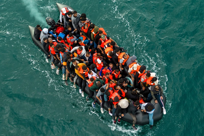 UK Government Tightens Citizenship Rules for Small Boat Refugees