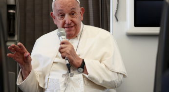 US Election 2024: Pope Francis criticises Trump and Harris on migrant and abortion rights