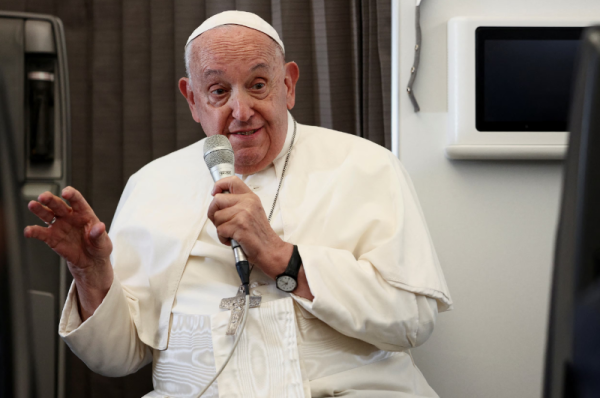 us election 2024 pope francis criticises trump and harris on migrant and abortion rights
