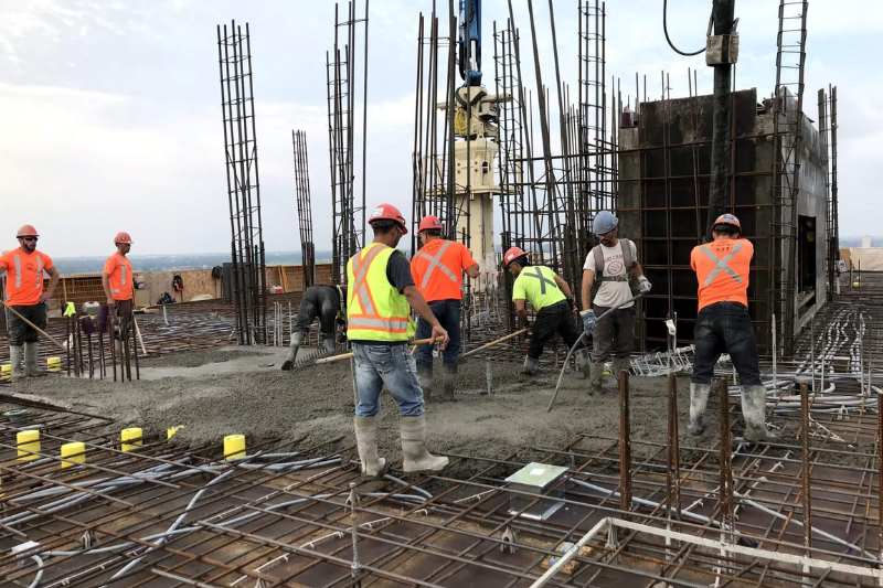us shortage of skilled workers dampens construction industry