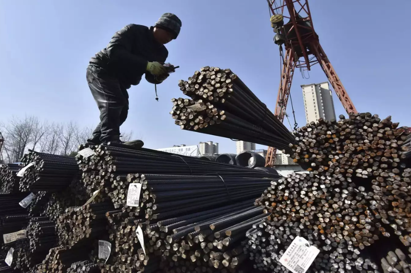 US Tariffs Trigger Mass Layoffs in Canadian Steel Industry