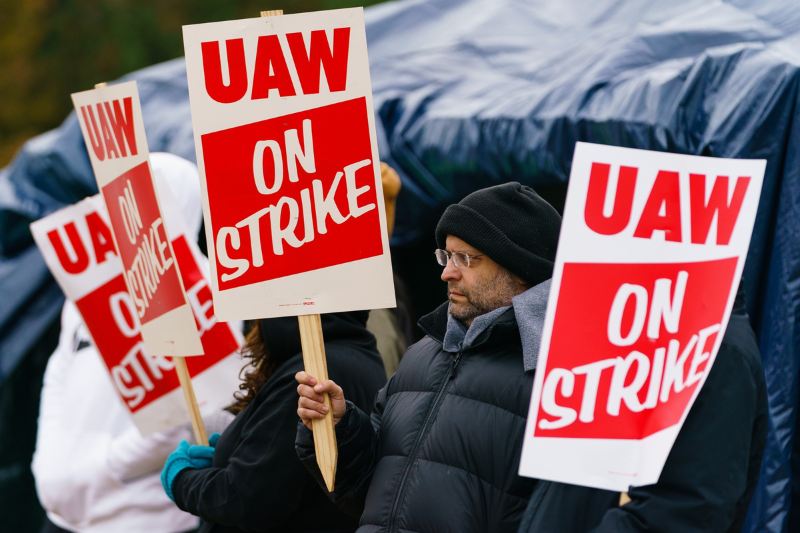 unifor and uaw unions empowered to call strike action