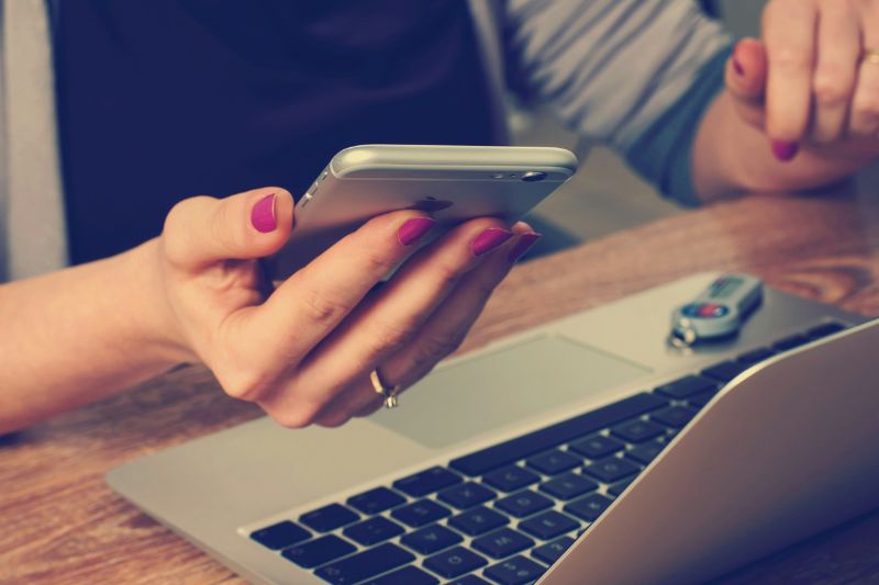 Digital Detox Tips for Employees Working 10+ Hours