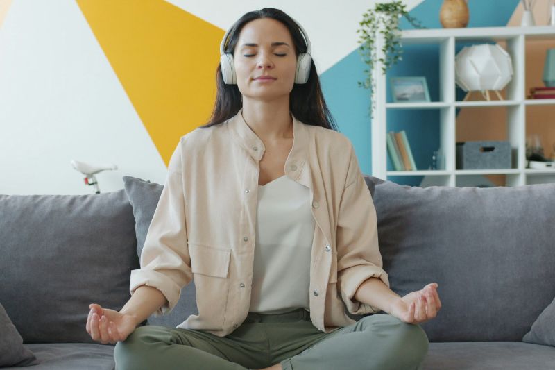 Digital Detox Routine: Taking a Break from Screens Mindfully