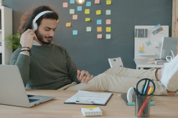 Micro-Breaks at Work: Science of 30-Second Resets