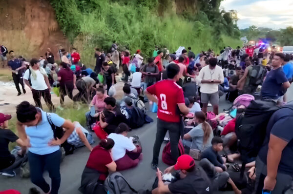 why are so many people joining migrant caravan heading for us