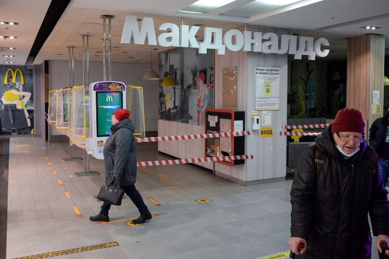 with no hope left in russia, migrant workers start to pack their bags