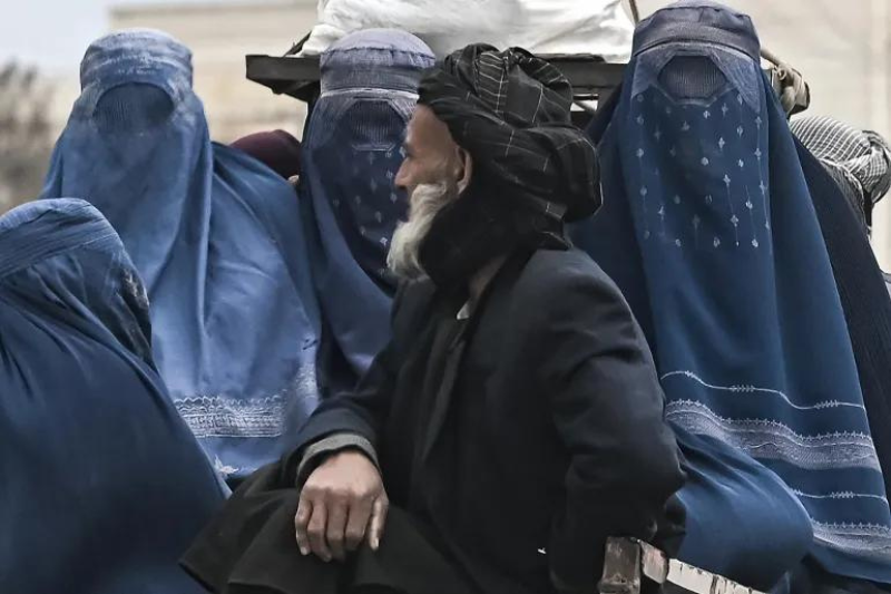 Women in Taliban Face New Transportation Nightmare: Burqas!