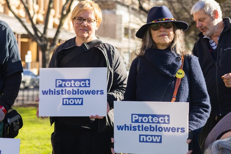 australian human rights centre advocates protection for whistleblowers