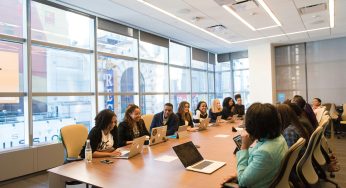7 Types of Business Meetings with Tips and Benefits