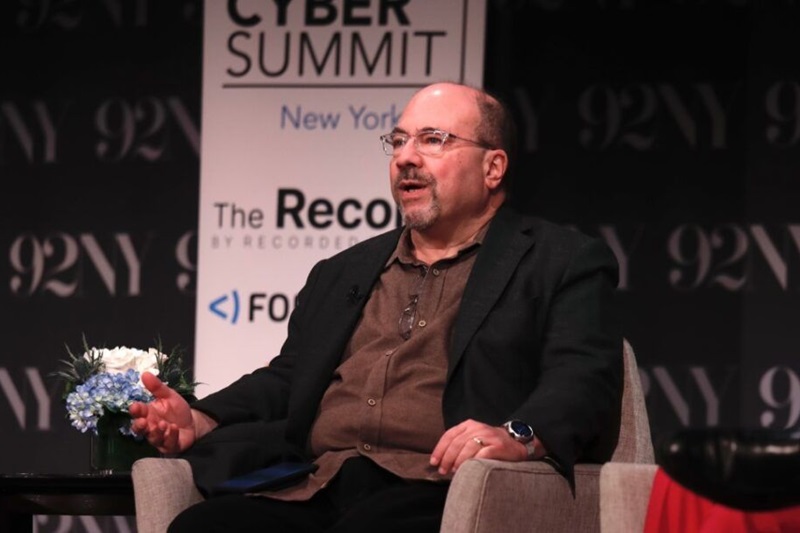 craigslist founder donates 200000 for digital rights with grant to eff