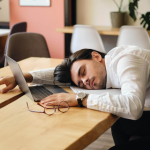 10 Office-Friendly Hacks to Beat Post-Lunch Sleepiness