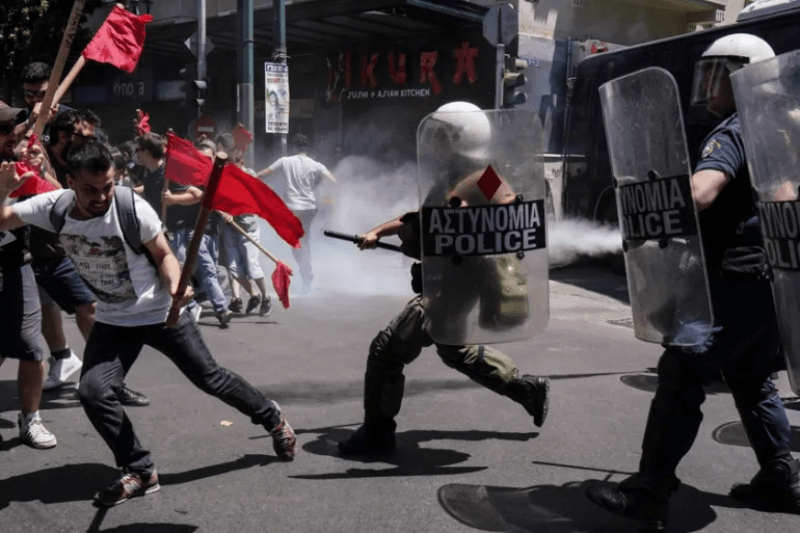 Greek Unions Lead Massive Strike Against Austerity and Low Wages