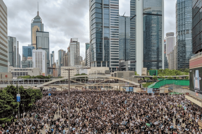 Hong Kong Director Faces HK$90,000 Fine for Employment Violations