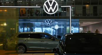 VW Cuts 7,000 Jobs as Q1 Profit Tumbles Over US Trade Tensions