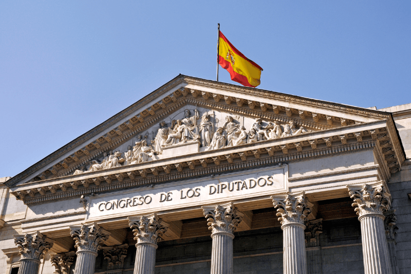 The National Court of Spain issued a ruling on the right of five days of PL