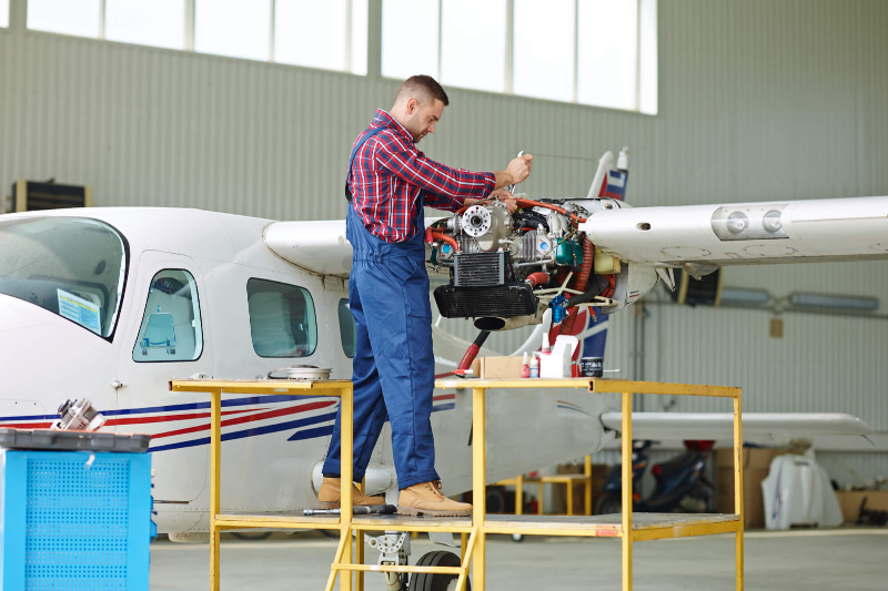 Guide to keep aircraft maintenance technicians safe after fatal Boeing turbine accident.