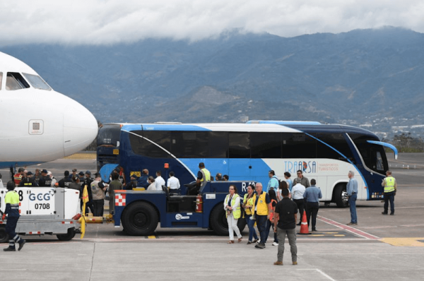 Costa Rica opens doors to U.S. deported migrants with short-term permits