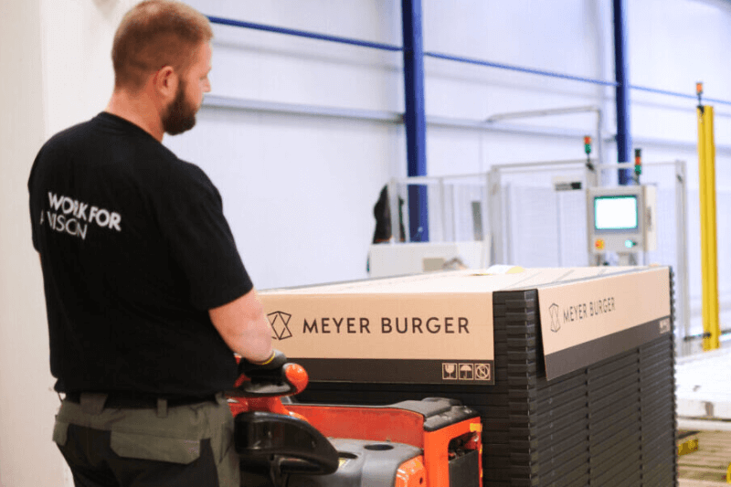 Meyer Burger Reduces Work Hours at German Plant Amid Supply Issues