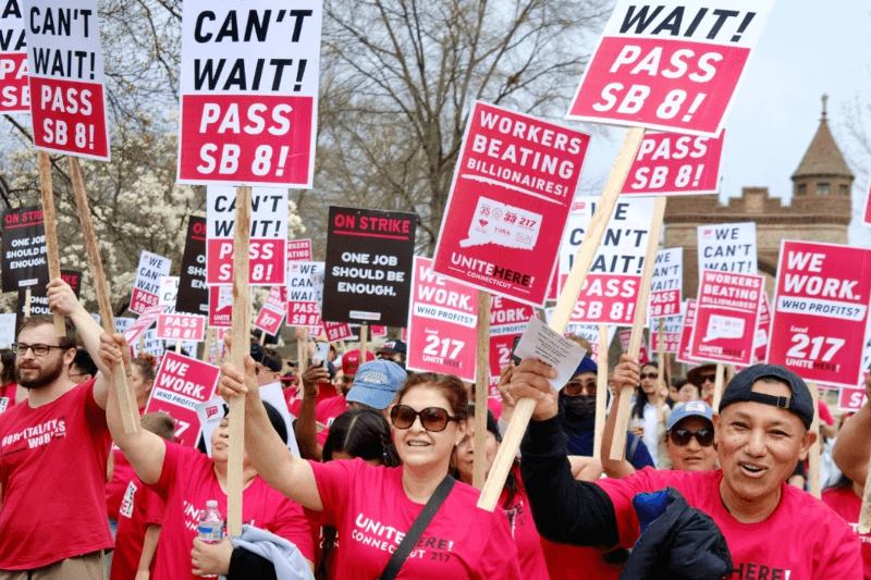 Connecticut Reconsiders Unemployment Pay for Workers on Strike 