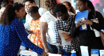 US Job Market Shows Resilience Over Economic Uncertainty