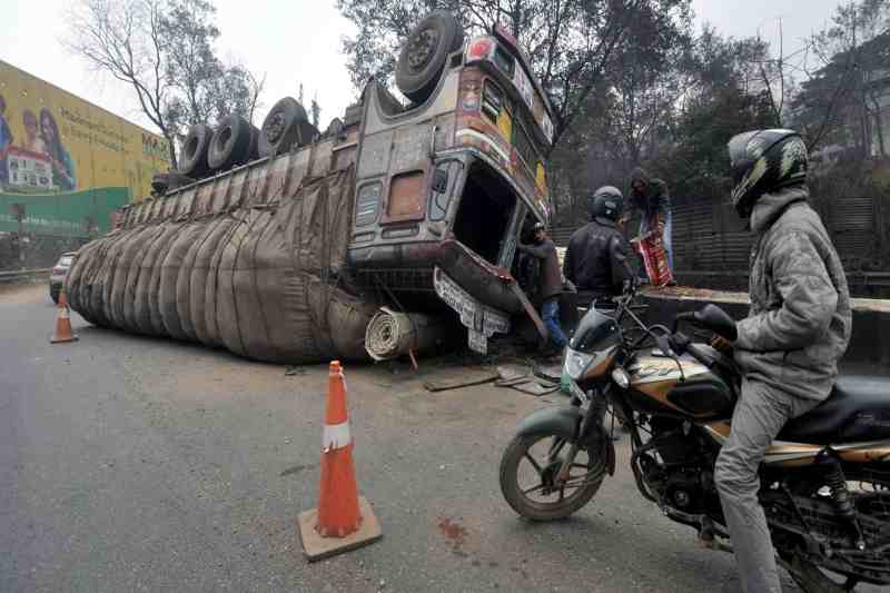 India, 15 migrant workers crushed to death by truck in Surat while they were sleeping