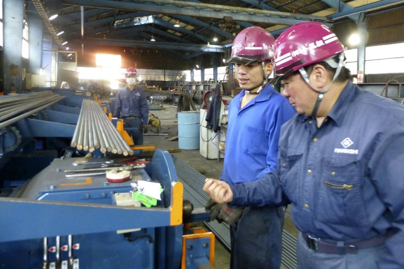 japans record breaking milestone over 2 million foreign workers tackle labor shortage