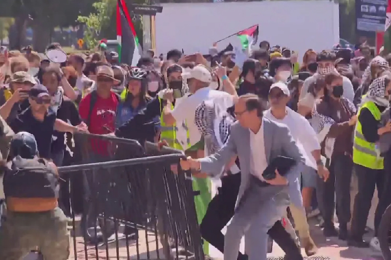 First ever violent protest at UCLA, by Pro-Palestinians